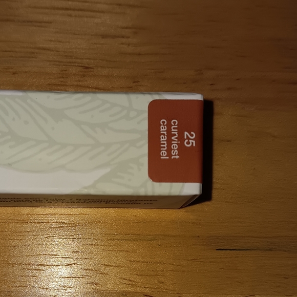 BNIB-Clinique chubby stick moisturizing lip colour balm(Curviest Caramel) - Picture 3 of 8